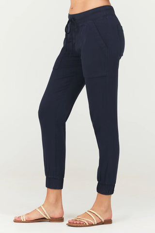 Bella Dahl Pocket Jogger Pants - Premium jogger pants at Lonnys NY - Just $138! Shop Womens clothing now 